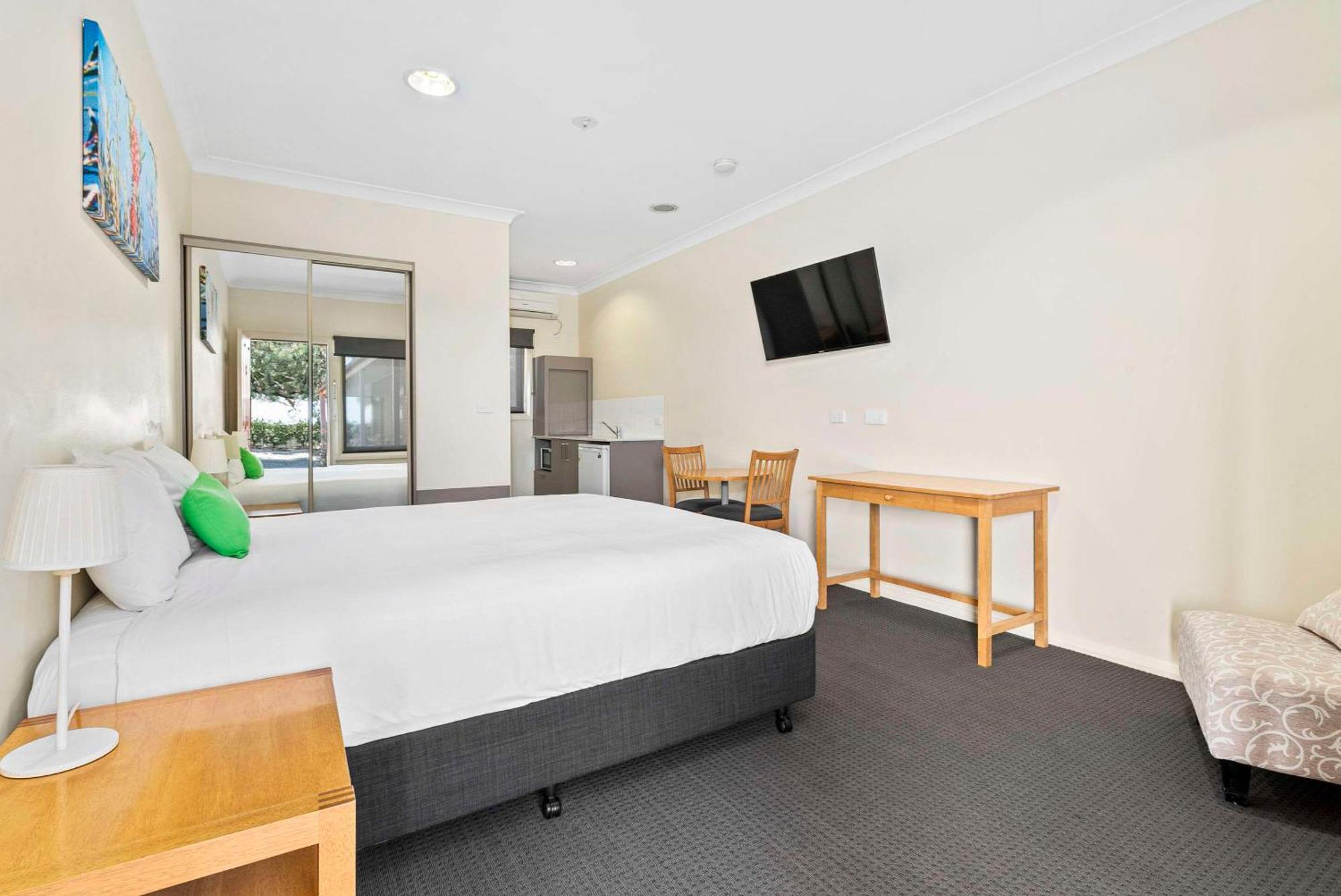 Comfort Inn Bishops Lodge Hay Eksteriør bilde