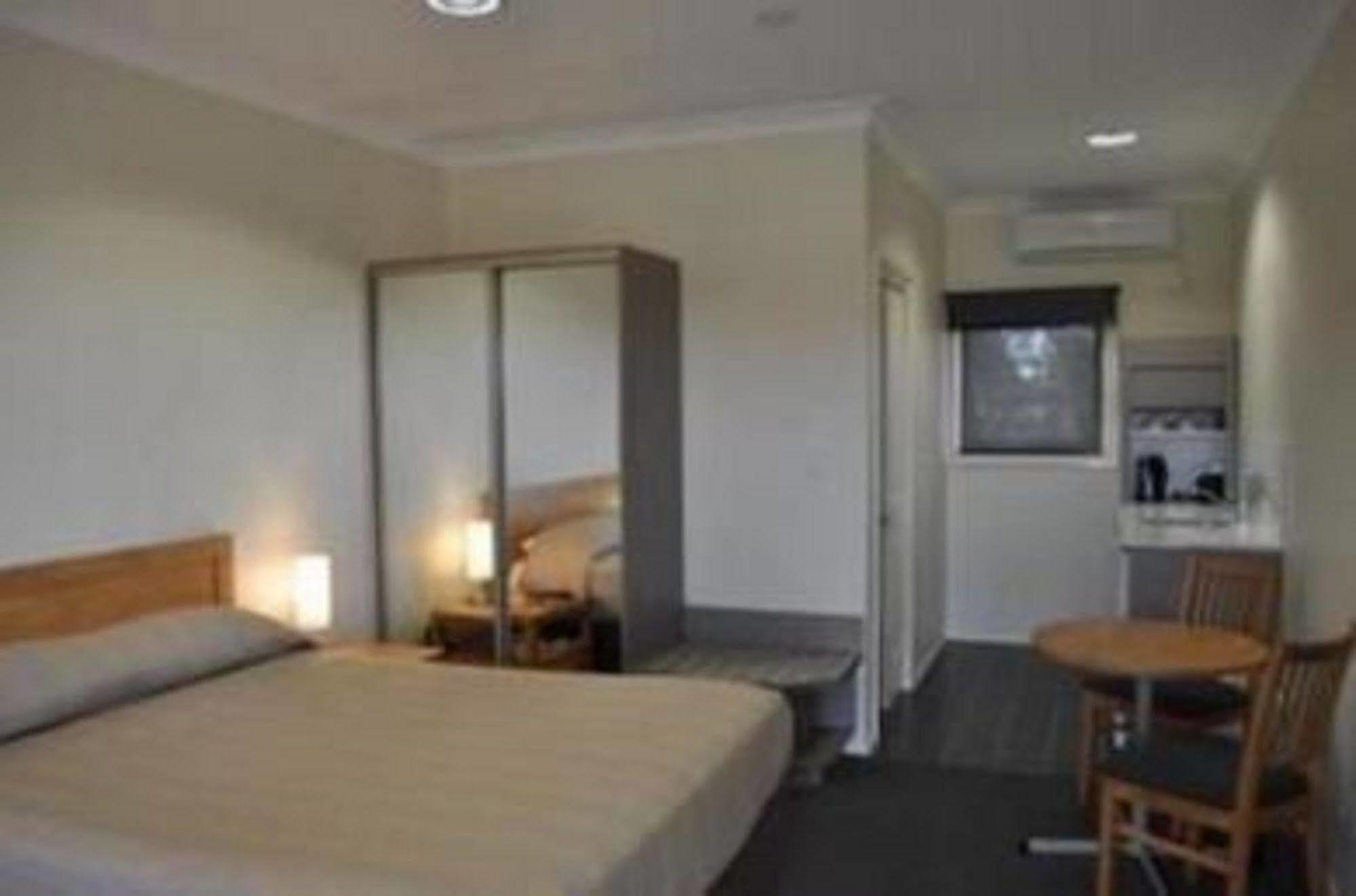 Comfort Inn Bishops Lodge Hay Eksteriør bilde